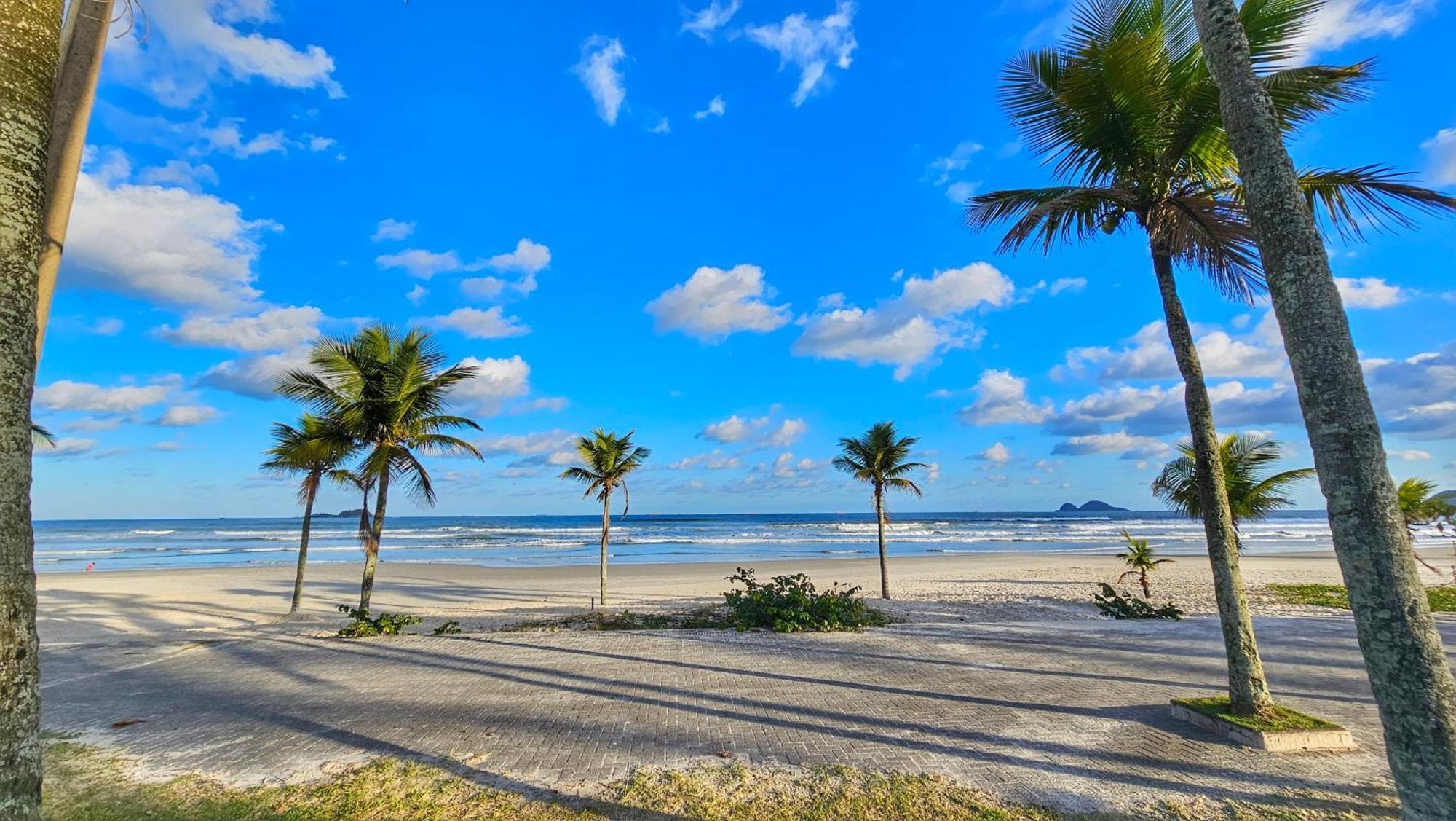 Praia Da Enseada - Predio Com Area De Lazer E Garagem Apartment Гуаружа Екстериор снимка